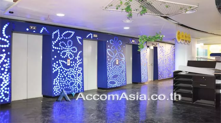 12  Office Space For Rent in Silom ,Bangkok BTS Surasak at Double A tower AA10632